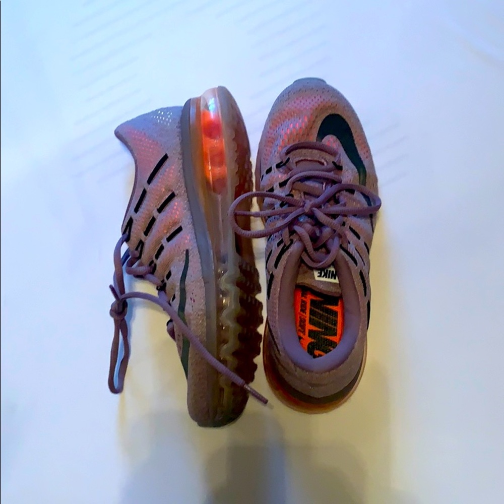 EUC Nike Air Max 2016